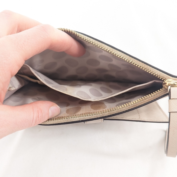 Kate Spade New York Cedar Street Karoliner Wristlet Crisp Linen - Picture 6 of 12